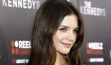 Katie Holmes will perform in the play Dead Accounts.