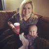 Kelly Clarkson shares pic with baby daughter River Rose before a performance in Oklahoma
